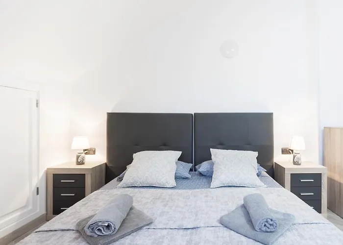 Exclusive Attic Las Vistas 3 With Breathtaking Sea View, Only 100 M To The Sea, Heated Pool, Aircon, Wifi