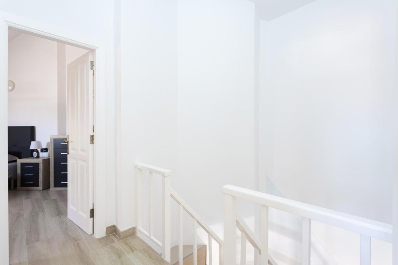 Exclusive Attic Vistas 3 With Breathtaking Sea View, Only 100 M To The Sea, Heated Pool, Aircon, Wifi Arona (Tenerife)